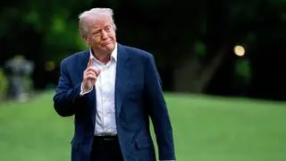 US President Donald Trump walks on the South Lawn of the White House after arriving on Marine One in Washington, DC, US, on Sunday, May 4, 2025. Trump announced Sunday that he plans to impose a 100% tariff on films produced overseas, extending his restrictive trade policies on US imports to the entertainment sector for the first time. US President Donald Trump walks on the South Lawn of the White House after arriving on Marine One in Washington, DC, US, on Sunday, May 4, 2025. Trump announced Sunday that he plans to impose a 100% tariff on films produced overseas, extending his restrictive trade policies on US imports to the entertainment sector for the first time.