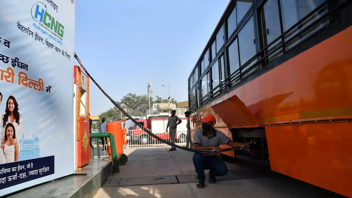 NTPC Unveils Hydrogen-Fuel Buses in Ladakh on 50th Foundation Day Celebration