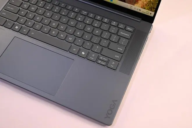 Lenovo Yoga Slim 7i Aura edition