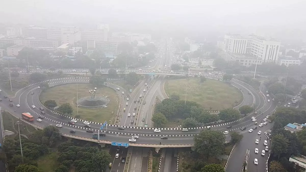 Intense cold wave grips national capital, AQI recorded as “poor” thumbnail