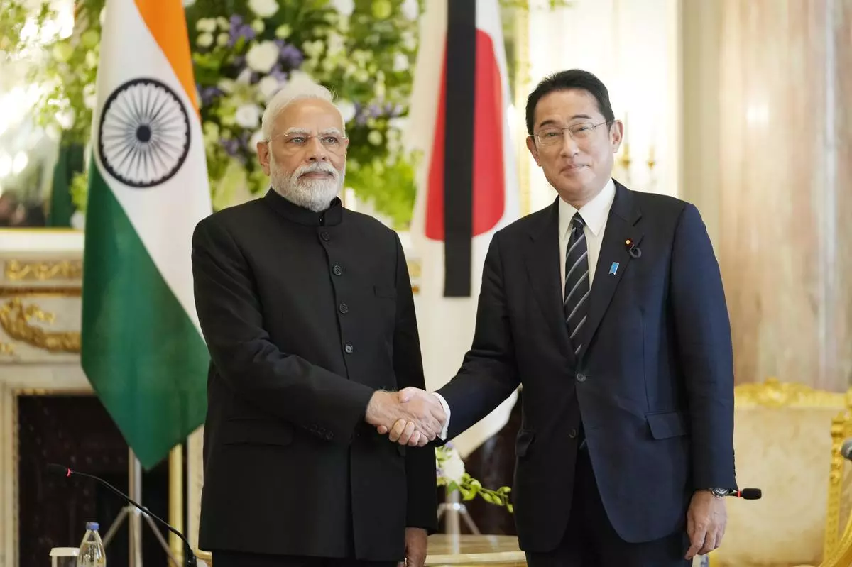  Indian Prime Minister Narendra Modi with Japanese Prime Minister Fumio Kishida 
