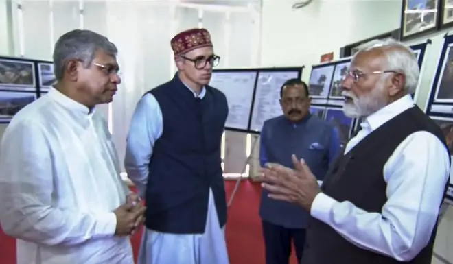 প্রধানমন্ত্রী নারল্যান্ড্রা মোদী লং বাইক আইভিএর সাথে জিসিনিহ এবং কাশ্মীরের চুক্তির সাথে সংযোগ স্থাপন করেছেন, শুক্রবার 6, 2025 প্রধানমন্ত্রী নারল্যান্ড্রা মোদী লং বাইক আইভিএর সাথে জিসিনিহ এবং কাশ্মীরের চুক্তির সাথে সংযোগ স্থাপন করেছেন, শুক্রবার 6, 2025