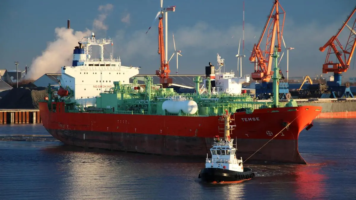India-bound LPG tanker MV Sunshine crosses Strait of Hormuz with Indian Navy support