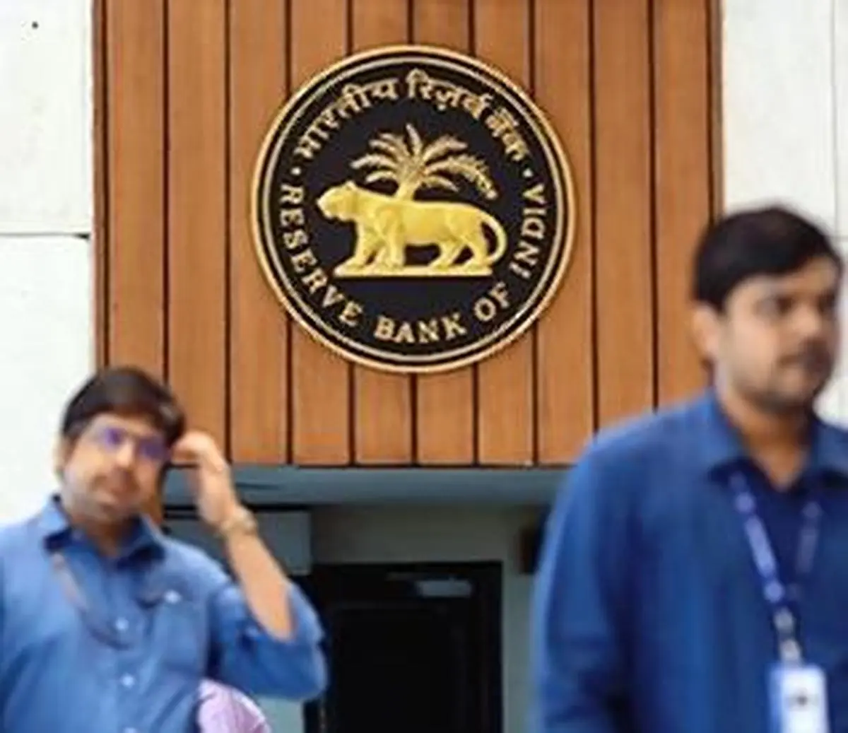 thehindubusinessline.com - Indian banks seek hedging cost subsidy from RBI to raise dollar funding, sources say
