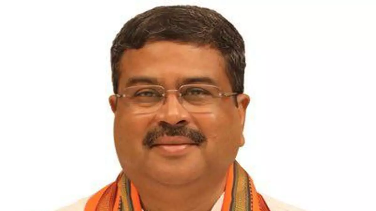 Union Minister Dharmendra Pradhan seeks blessings at Jagannath temple, returns to electoral fray thumbnail
