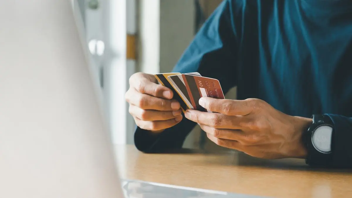 What Should Investors Do With SBI Cards?