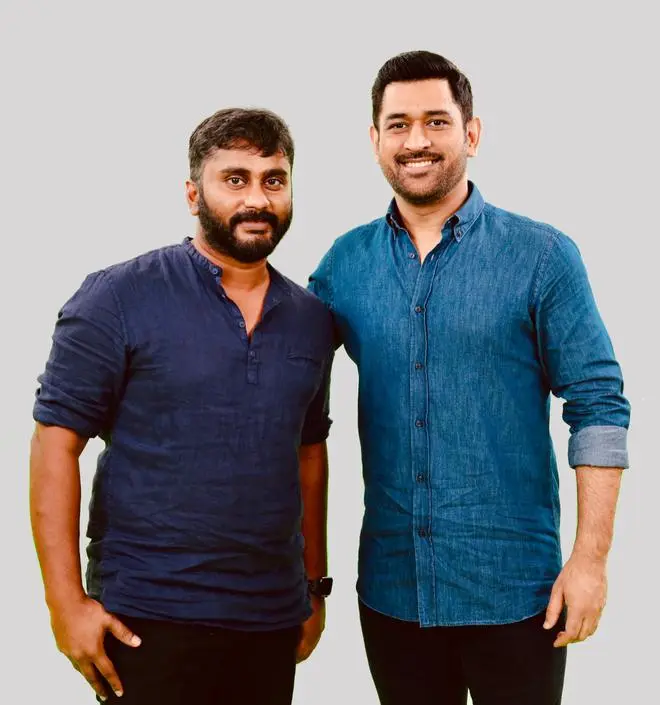 Ramesh Thamilmani with Dhoni Ramesh Thamilmani with Dhoni