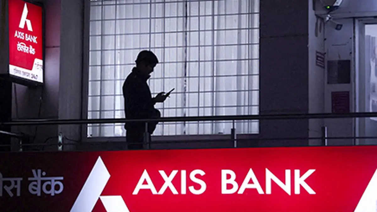 Axis Bank extends ₹100 crore guarantee to Muthoot Capital