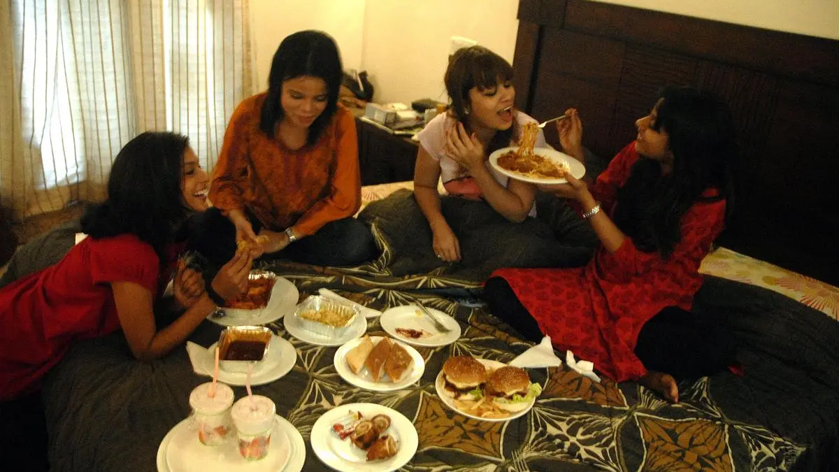 Late night, healthy food ordering on the rise, Indian food services to cross $125 billion by 2030