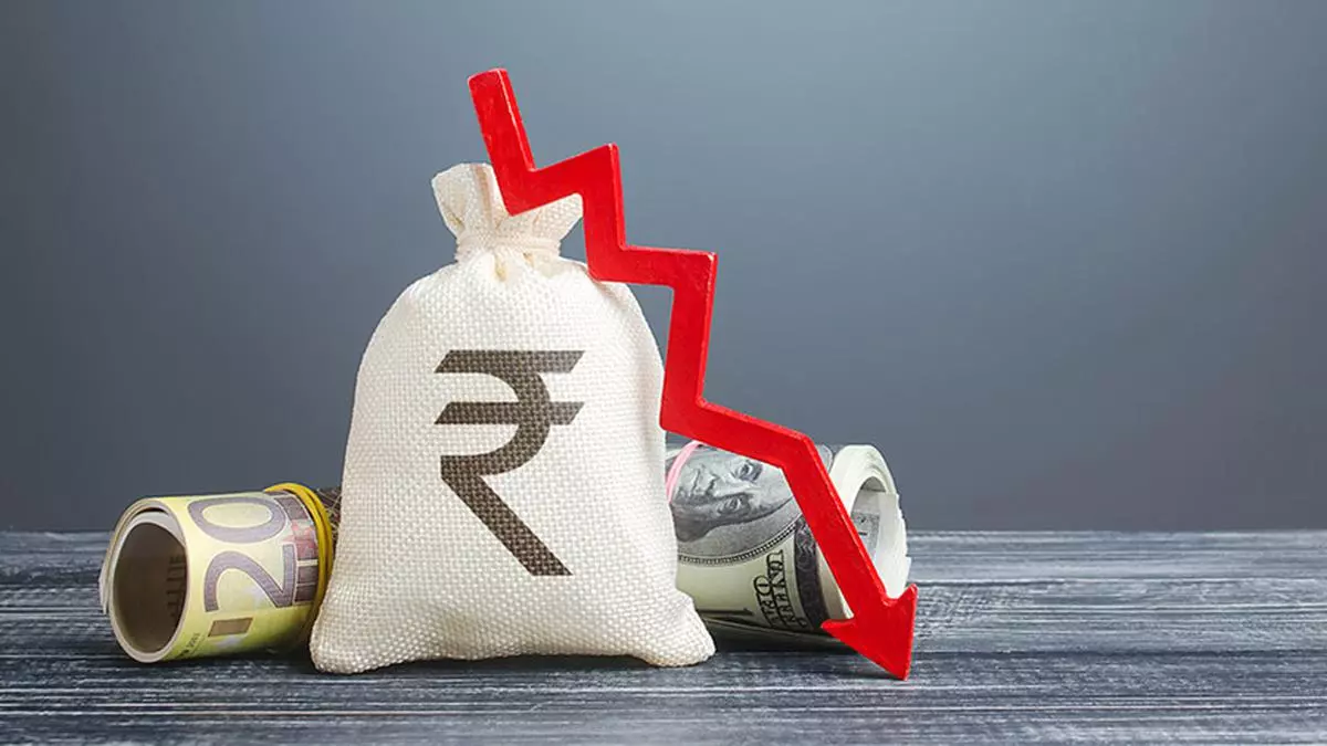 Rupee Falls 26 Paise To Close At 80 Against Dollar - The Hindu BusinessLine