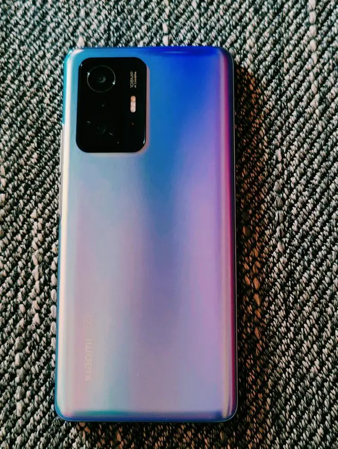 The Xiaomi 11T Pro also comes in an eye-catching “Celestial Magic” design The Xiaomi 11T Pro also comes in an eye-catching “Celestial Magic” design