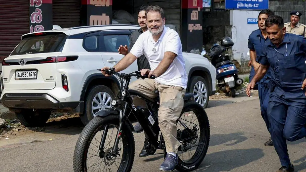 Modi “controlling” Kerala CM like Trump controls him: Rahul Gandhi