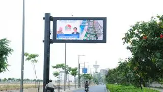Smart signs can readjust messages in real-time, helping avert traffic congestion, accidents