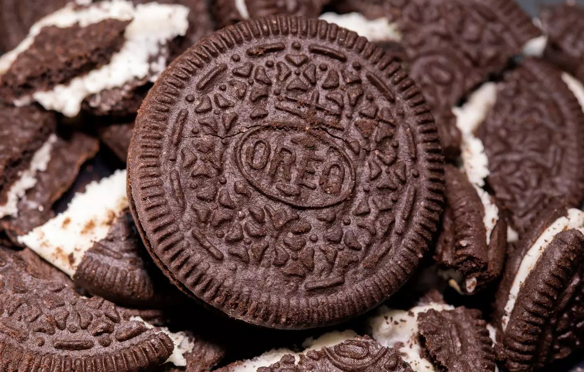 FILE PHOTO: Mondelez International’s Oreo biscuits are seen in this illustration picture 