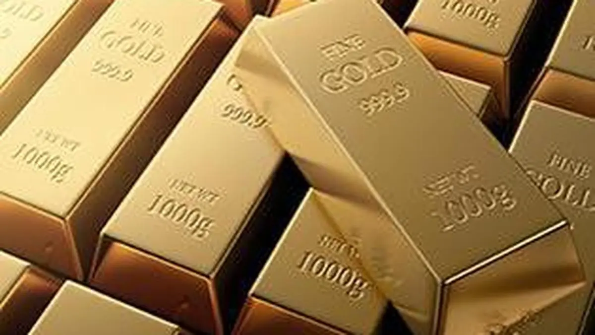 Gold rises on dip-buying but heads for fourth weekly loss