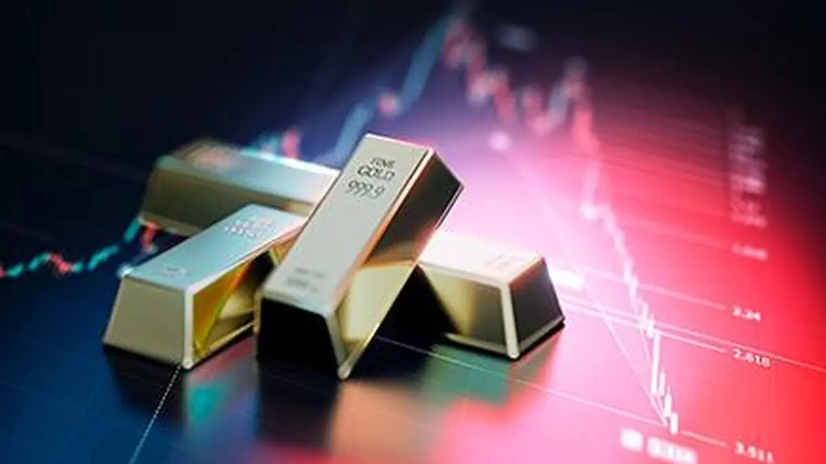 What’s behind Gold’s drop? Dollar surge, rate cut retreat