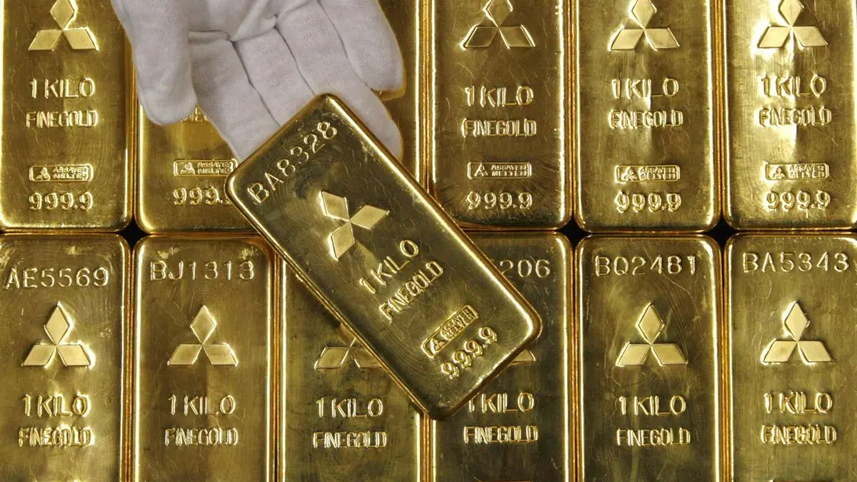 Gold futures jump ₹572 to ₹1.09 lakh/10g, trade near record high