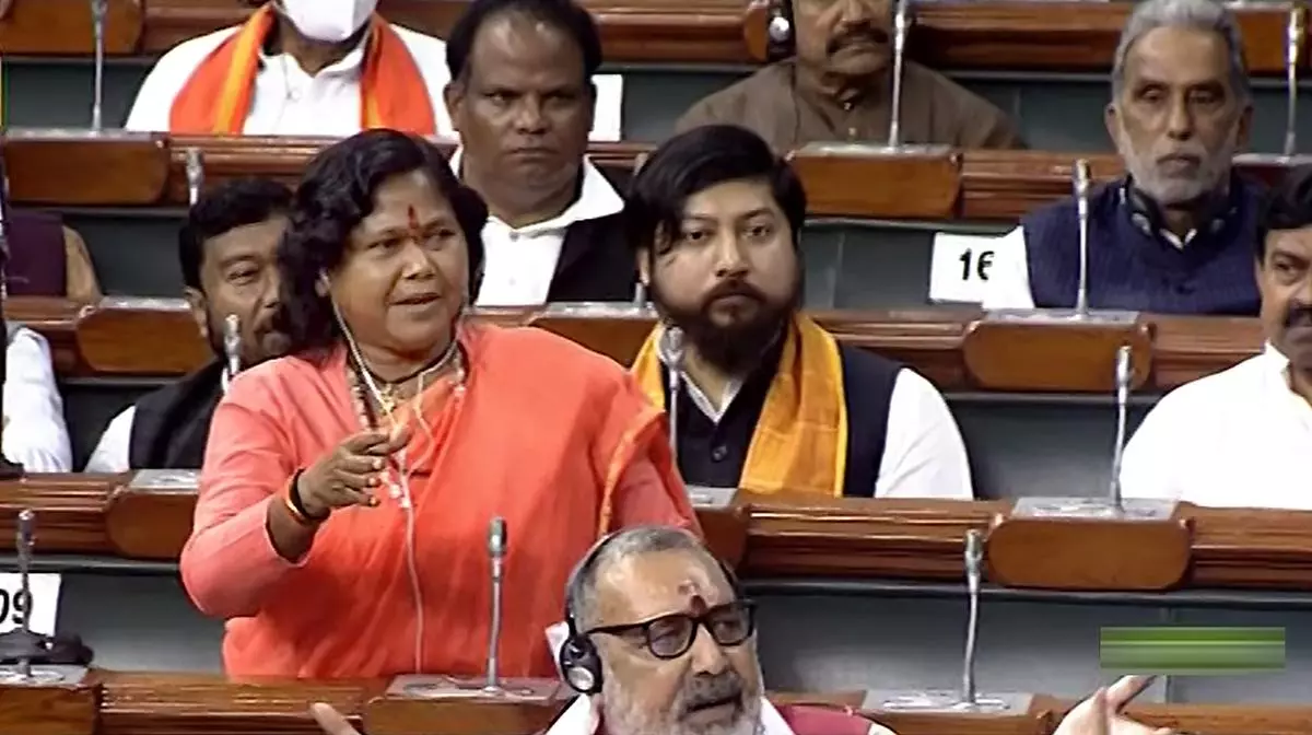 Sadhvi Niranjan Jyoti, Union Minister of State for Food produced government’s data showing that 739.11 lakh tonnes (lt) of paddy valued at ₹1.44 lakh crore  were procured during 2021-22.