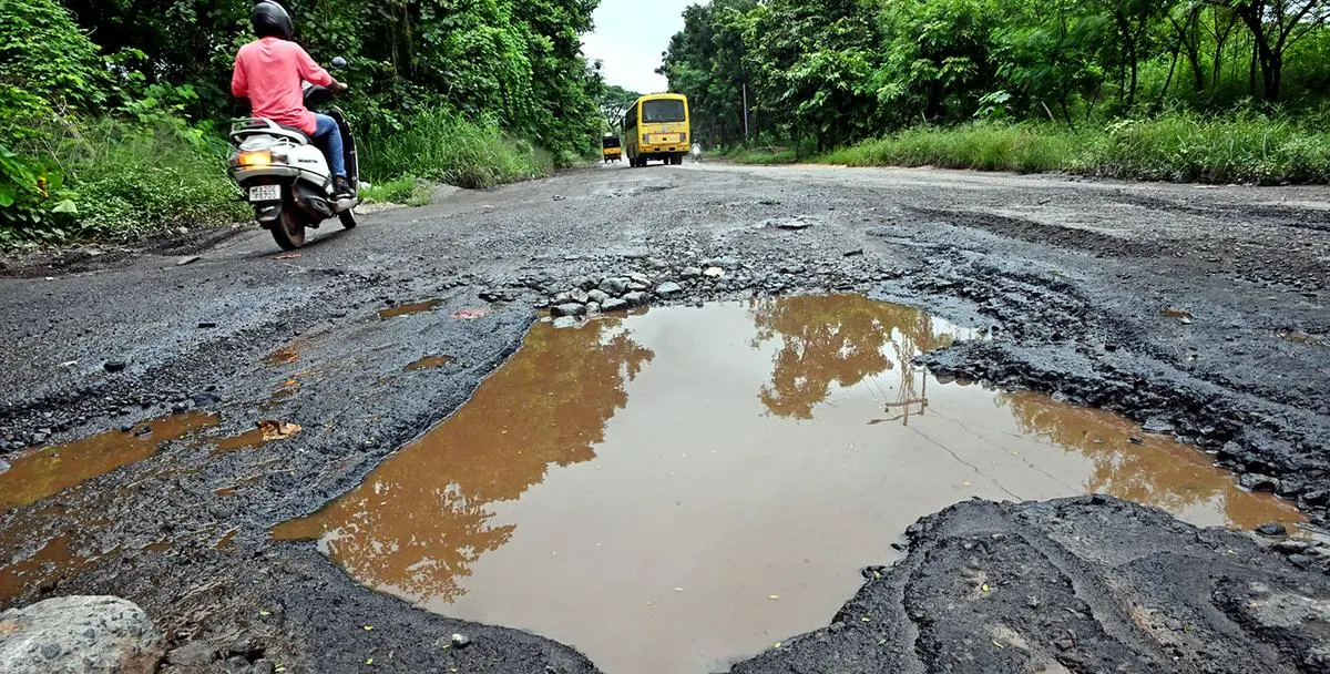 thehindubusinessline.com - Karnataka: Logistics company BlackBuck says moving out of Bengaluru due to potholes, poor road infrastructure