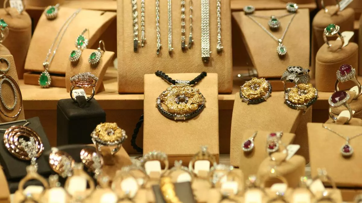 Gems, jewellery export down 11% in April on global turbulence