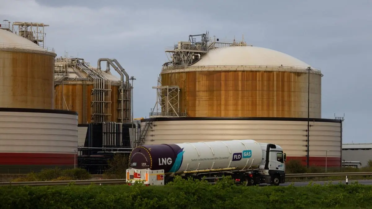 In tight global market, well-positioned China resells record LNG volumes