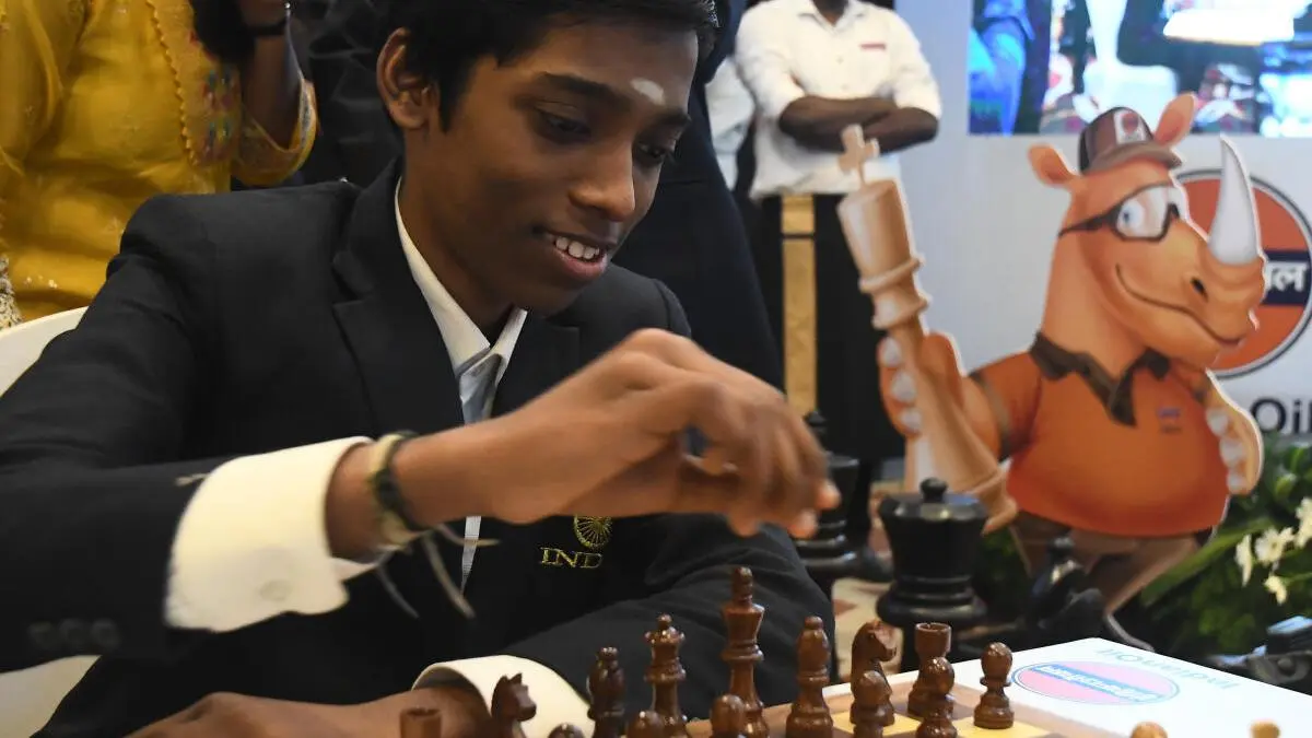 Carlsen and Praggnanandhaa set up final day shootout