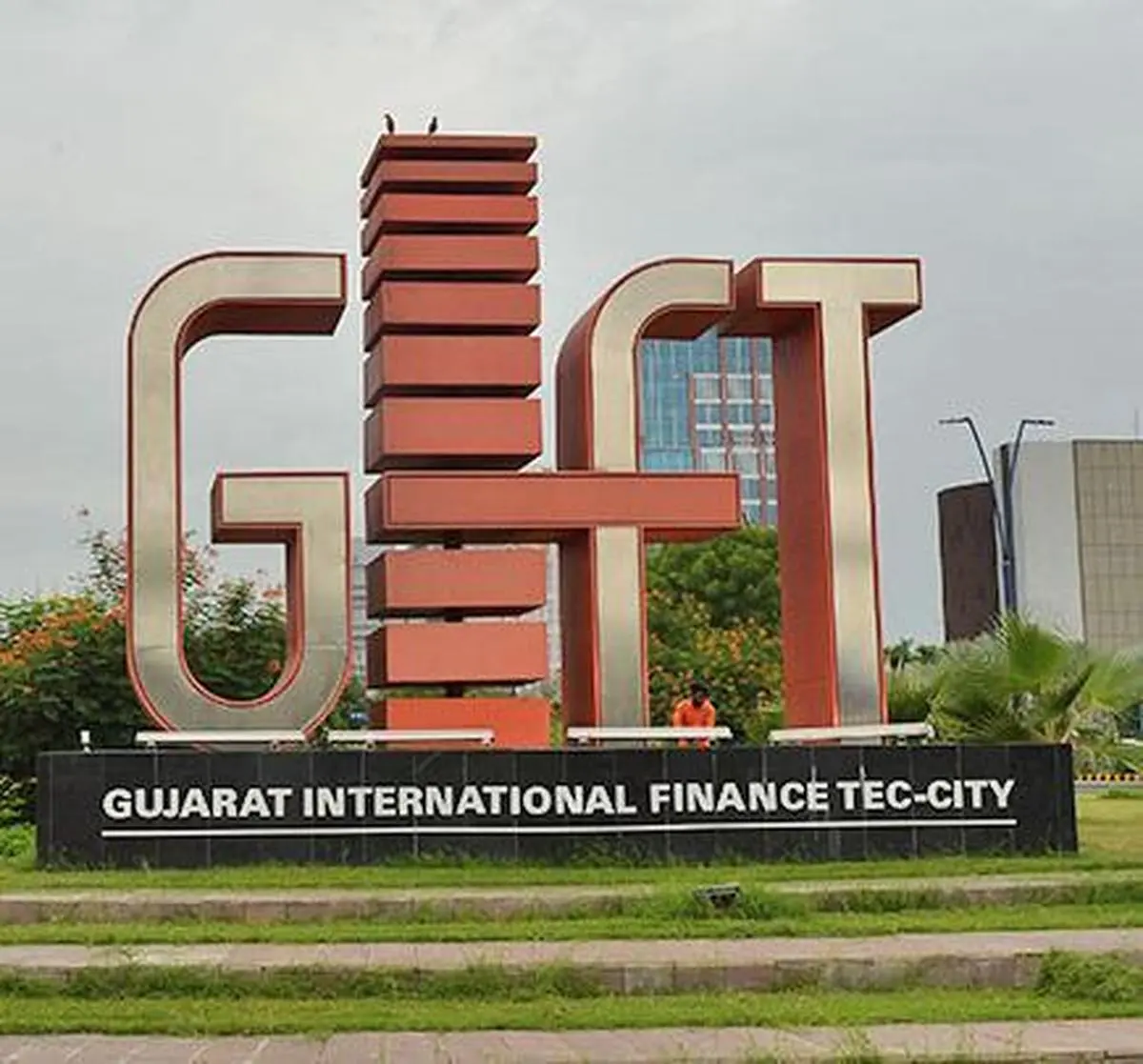 thehindubusinessline.com - Experiments with liquor norms: GIFT City's 'wine & dine' revenues rise 522% in FY26