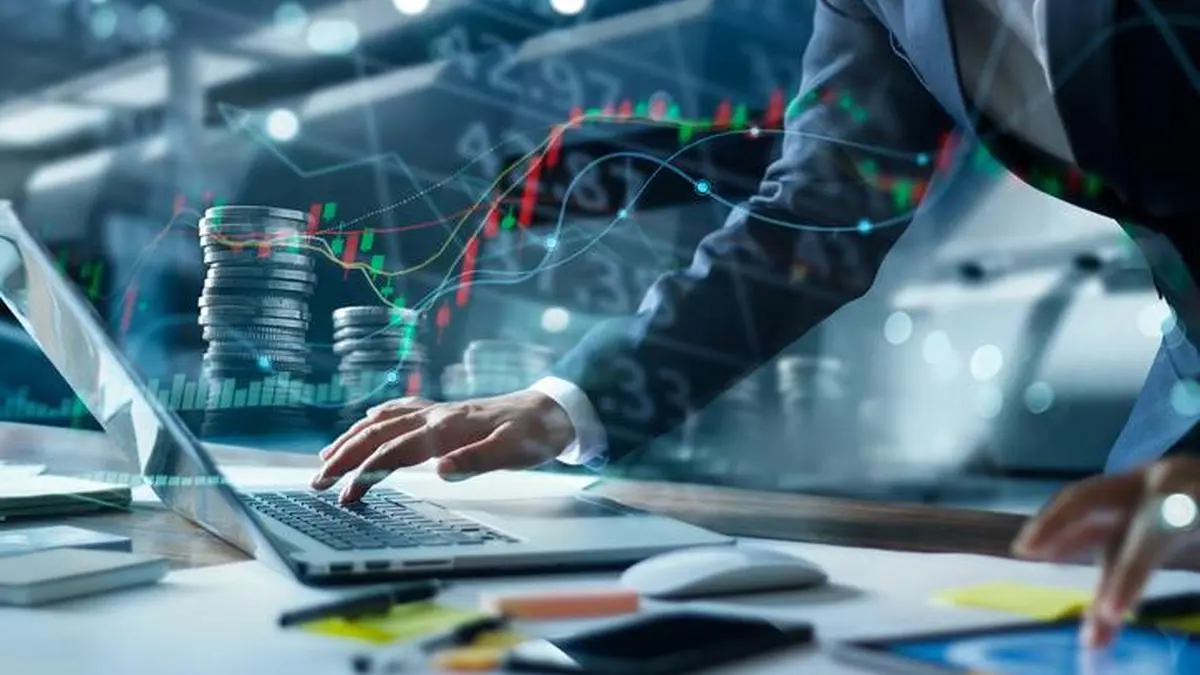 Mcap of four of top-10 most valued firms erodes by ₹1 lakh cr; SBI biggest laggard