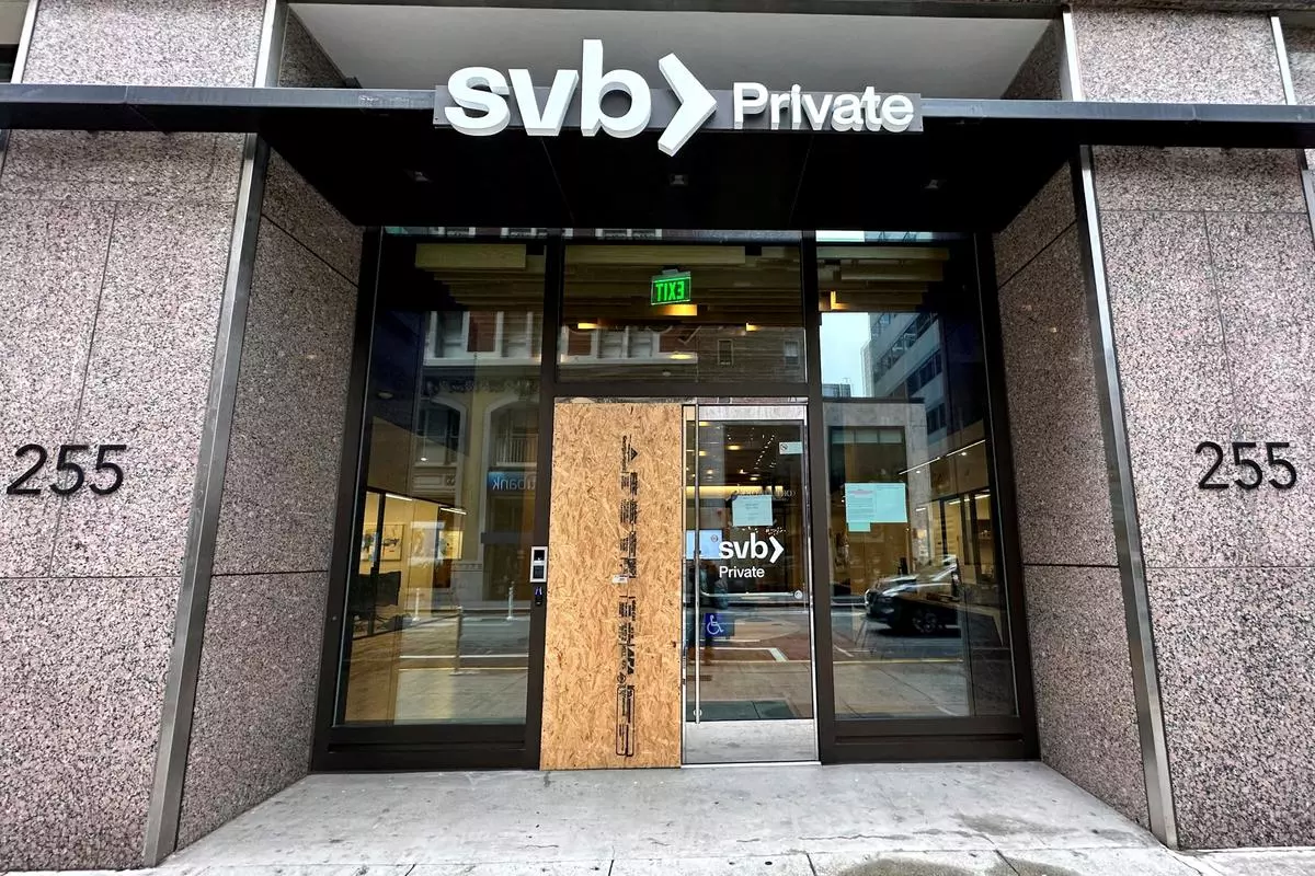 A notice hangs on the door of Silicon Valley Bank (SVB) in San Francisco (File photo)