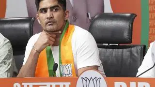 Boxer and former Congress leader Vijender Singh joined BJP ahead of Lok Sabha elections Boxer and former Congress leader Vijender Singh joined BJP ahead of Lok Sabha elections