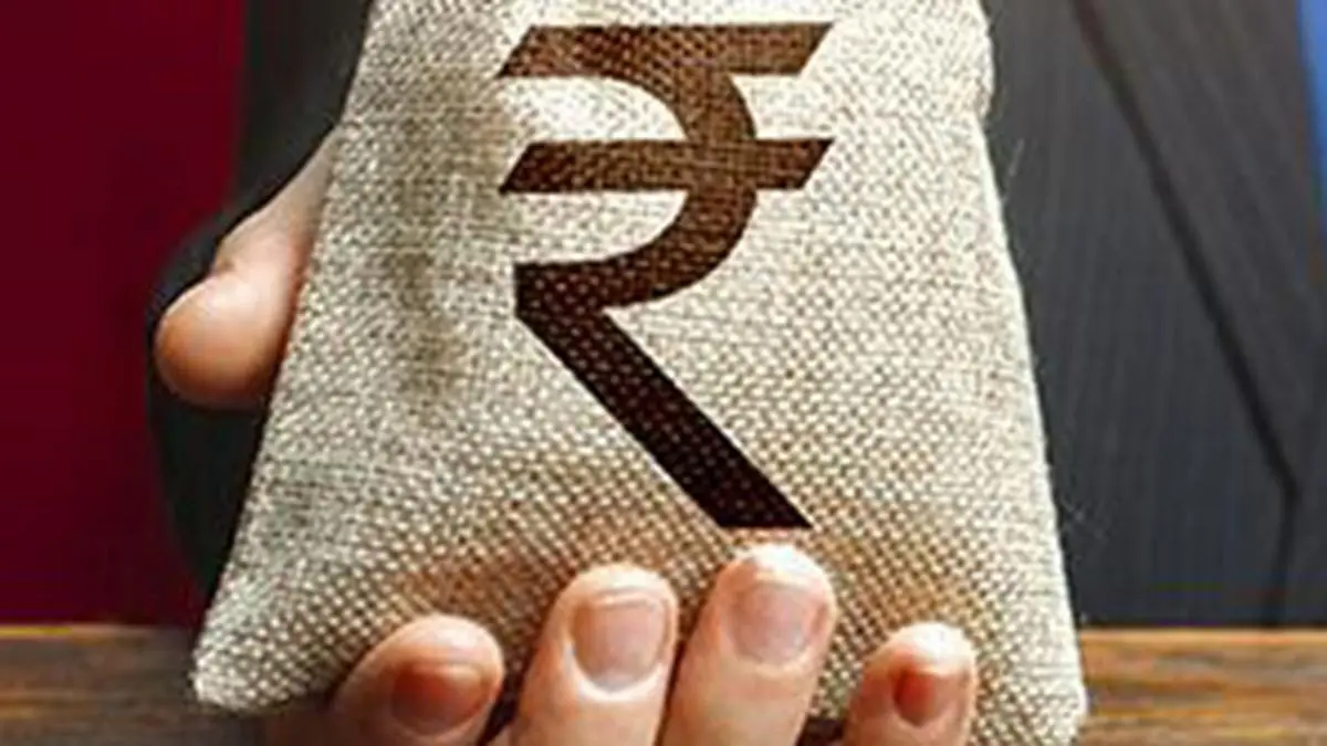 India widens global funds’ access to $639 billion credit market