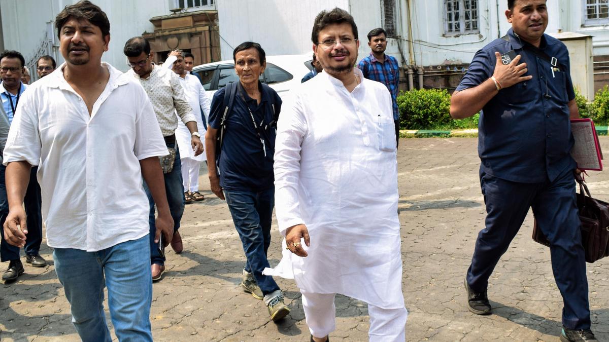 Amid major split, Trinamool Congress dissolves all organisational committees and announces review of party structure