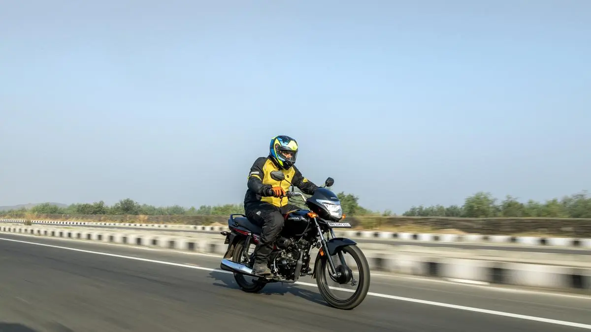 The Honda Shine 100 DX review: Light work