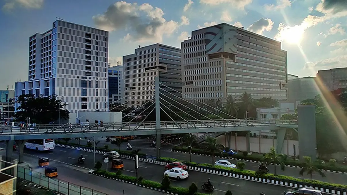 Rahul Pandit to head D B Realty’s hotel arm ( quickly ? )