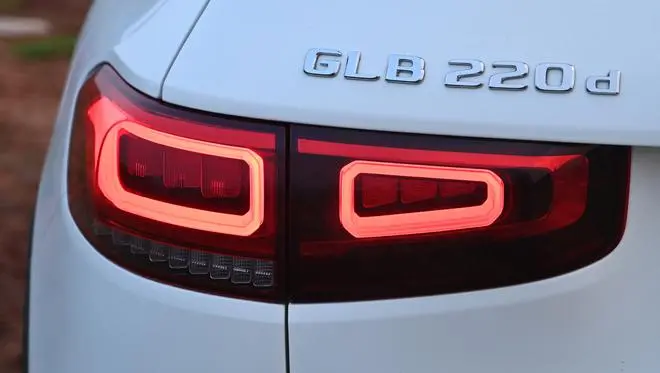 There is ambient lighting, including 64 different LED light colours to choose from. There is ambient lighting, including 64 different LED light colours to choose from.
