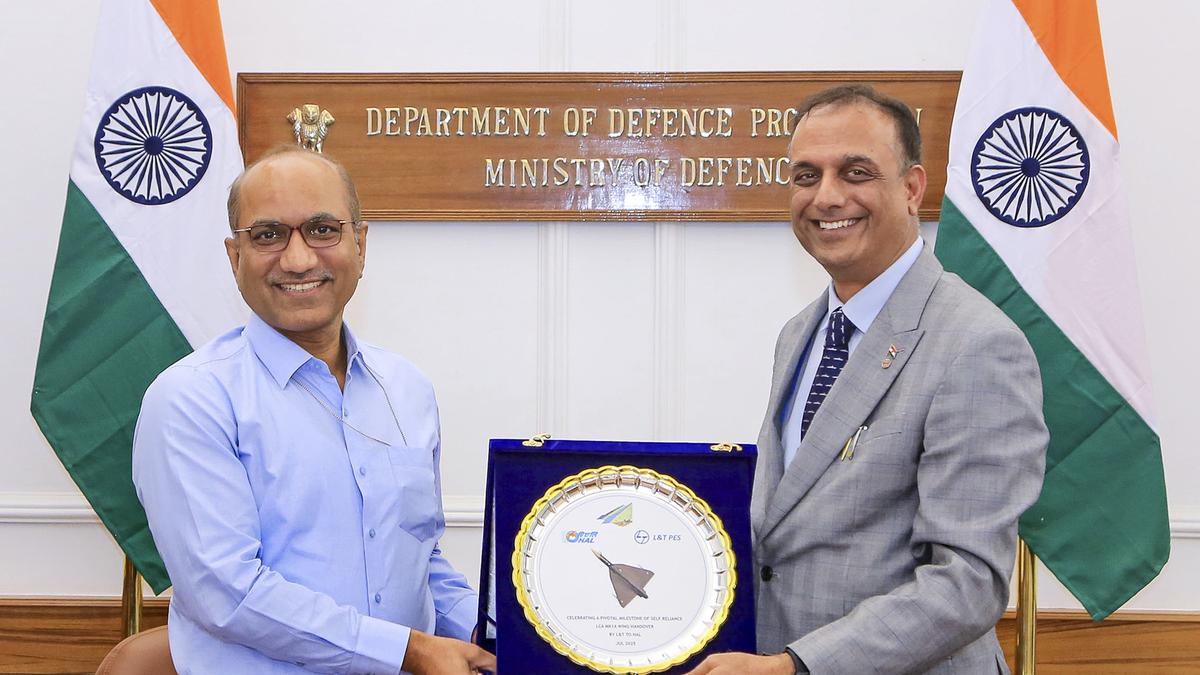 Secretary Defense Production Commends HAL for Collaboration with Private Sector Partners