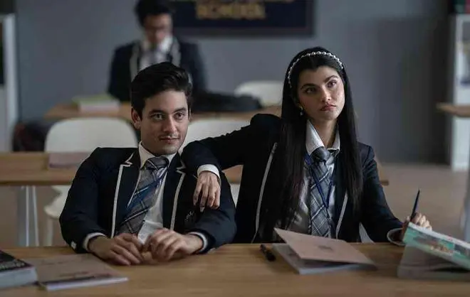 Veer (Zeyn Shaw) and Yashika (Ayesha Kanga) - two insufferable rich brats whose personal lives starts crumbling as the show progresses. Veer (Zeyn Shaw) and Yashika (Ayesha Kanga) - two insufferable rich brats whose personal lives starts crumbling as the show progresses.