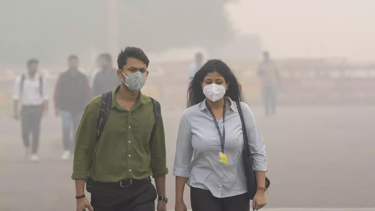 Delhi’s AQI nears 500; stubble burning, smog worsen air quality thumbnail