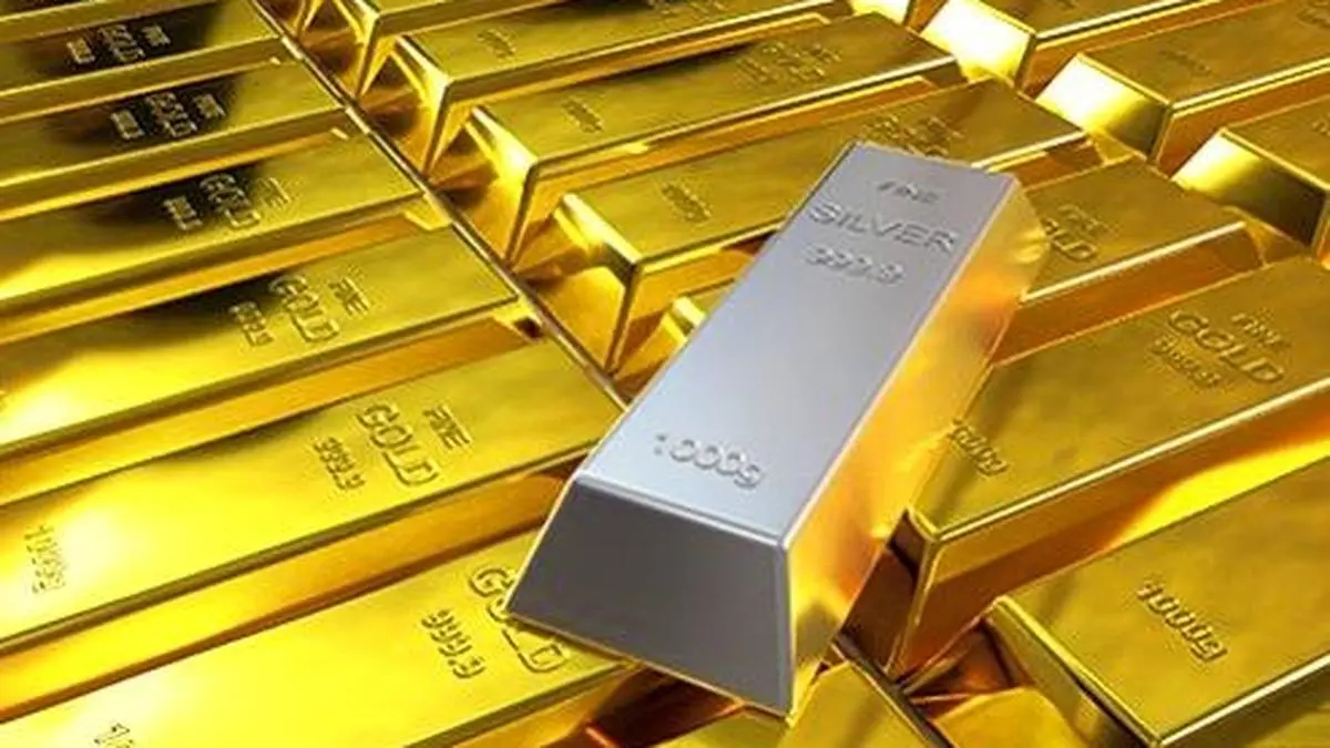 Why gold, silver slip: Strong dollar, rising yields & hawkish Fed pressure prices
