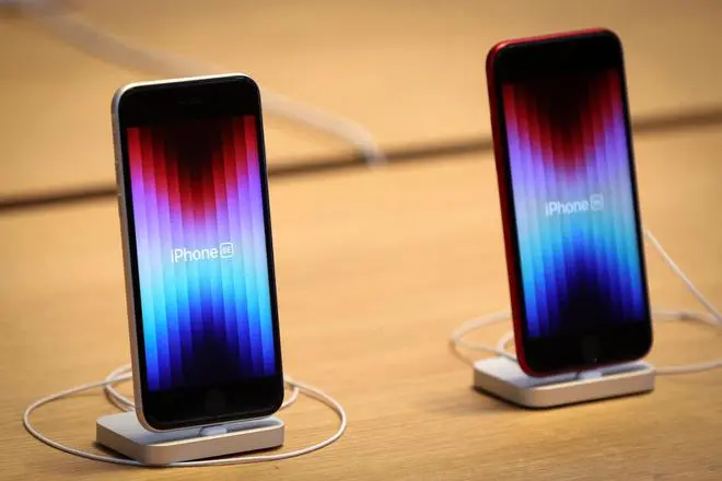 The iPhone maker wouldn’t be the first company to push hardware subscriptions The iPhone maker wouldn’t be the first company to push hardware subscriptions