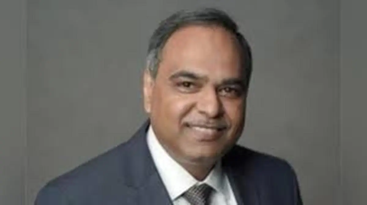 thehindubusinessline.com - Chander takes charge as MD of LIC