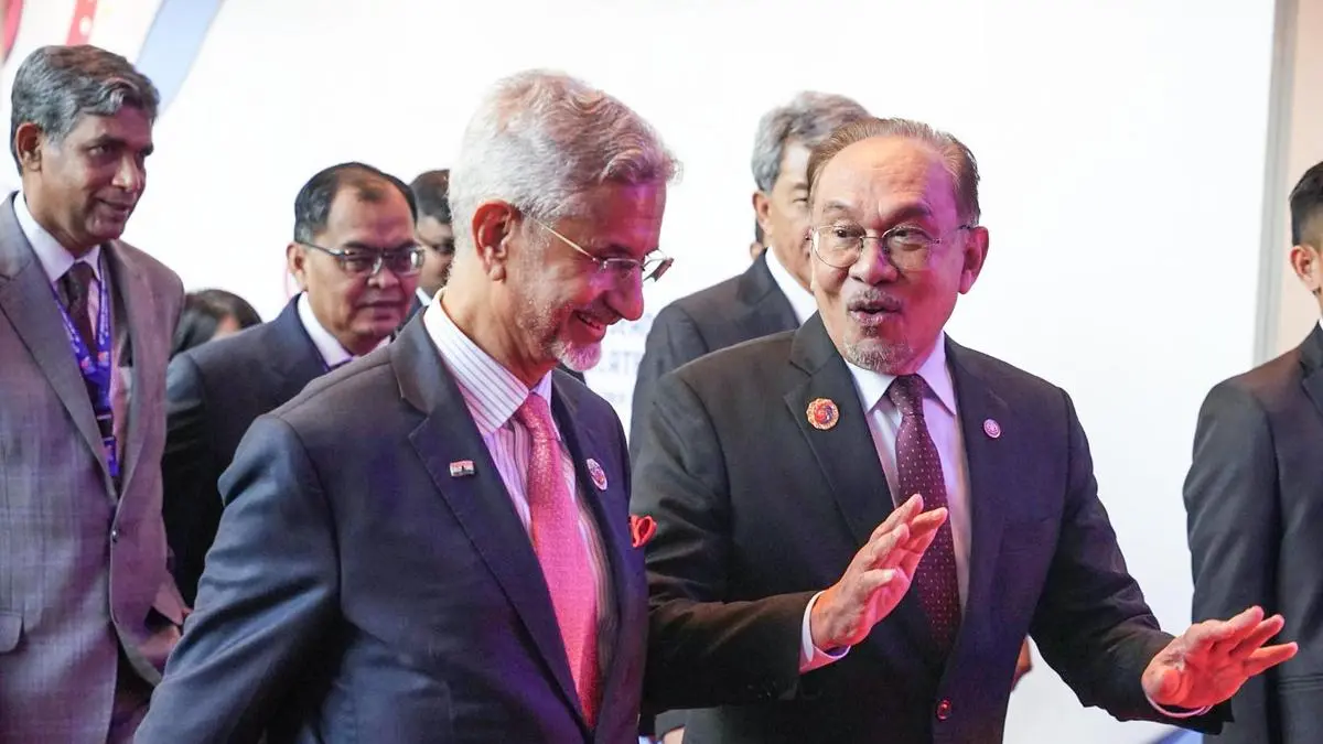 Jaishankar meets ASEAN leaders; discusses ties with Malaysia, South Korea, Singapore and Thailand