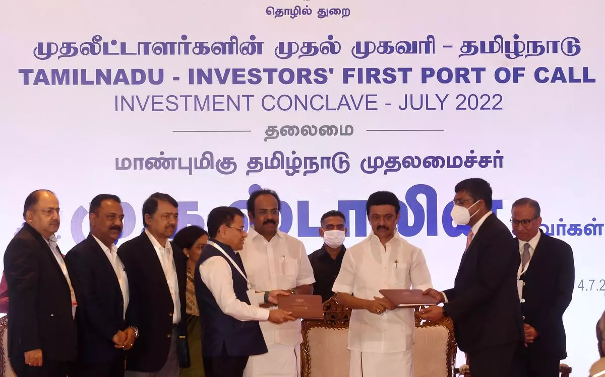 M.K. Stalin, Chief Minister of Tamil Nadu, Thangam Thennarasu, TN Industries Minister; S. Krishnan, TN Industries Secretary at the signing of MOU with Manoj Kumar Upadhyay, CMD, ACME Group, at the TN- Investor’s First Port of Call Investment Conclave -July 2022, in Chennai on Monday 