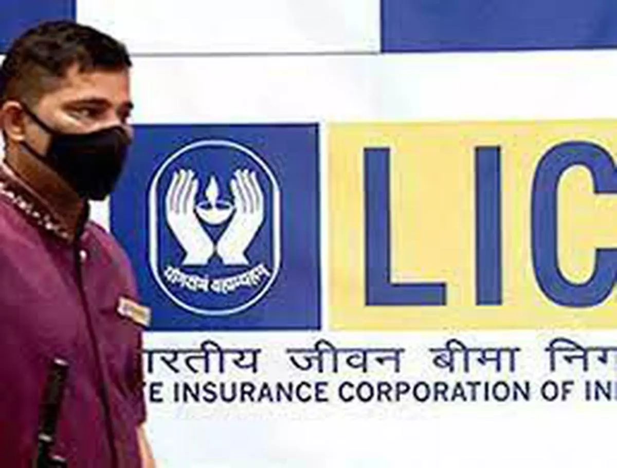 LIC's individual premium collection down 23.53% in Apr-Sep