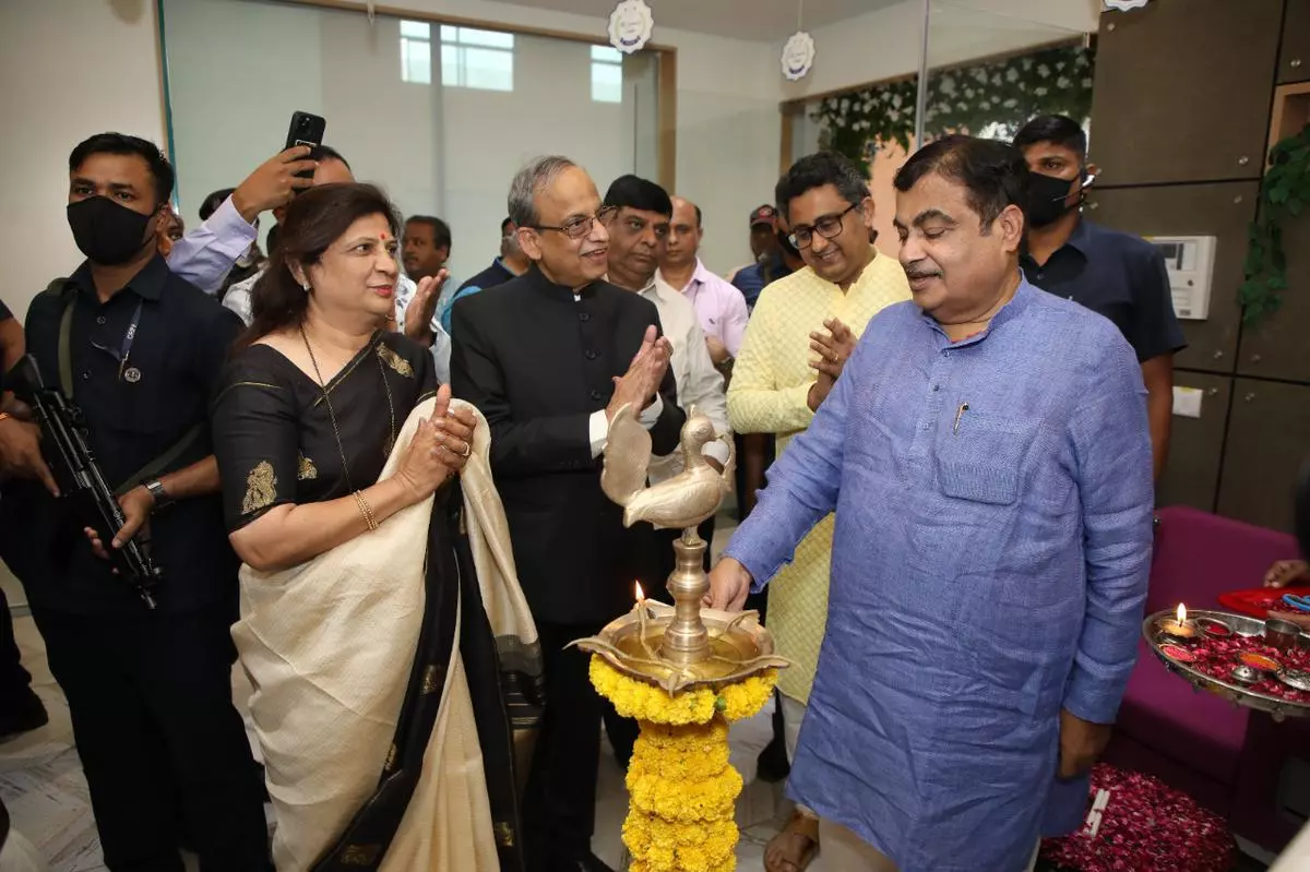 Union Minister Nitin Gadkari inaugurating Neeyamo’s all-women Global Delivery Centre in Nagpur
