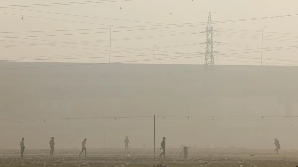 Delhi Weather, AQI & Air Pollution Today Live Updates: Delhi air pollution exceeds safe levels by over 17 times