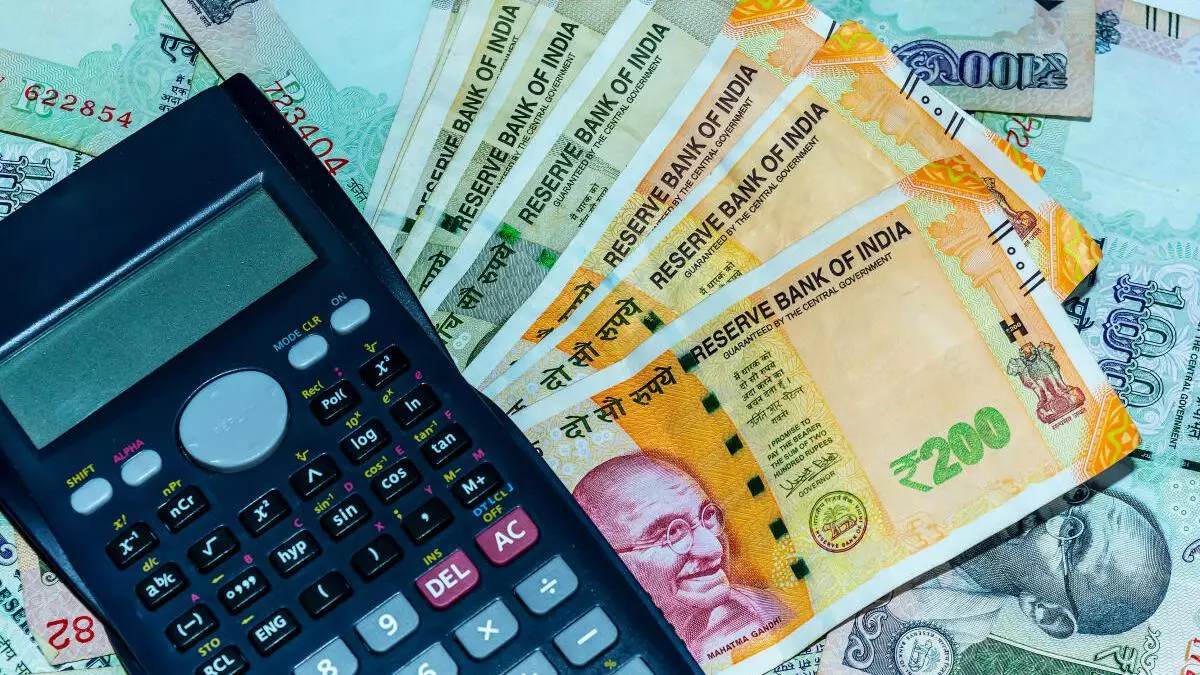 FPIs turn net sellers after 6 months of investment; withdraw ₹14,767 crore in September