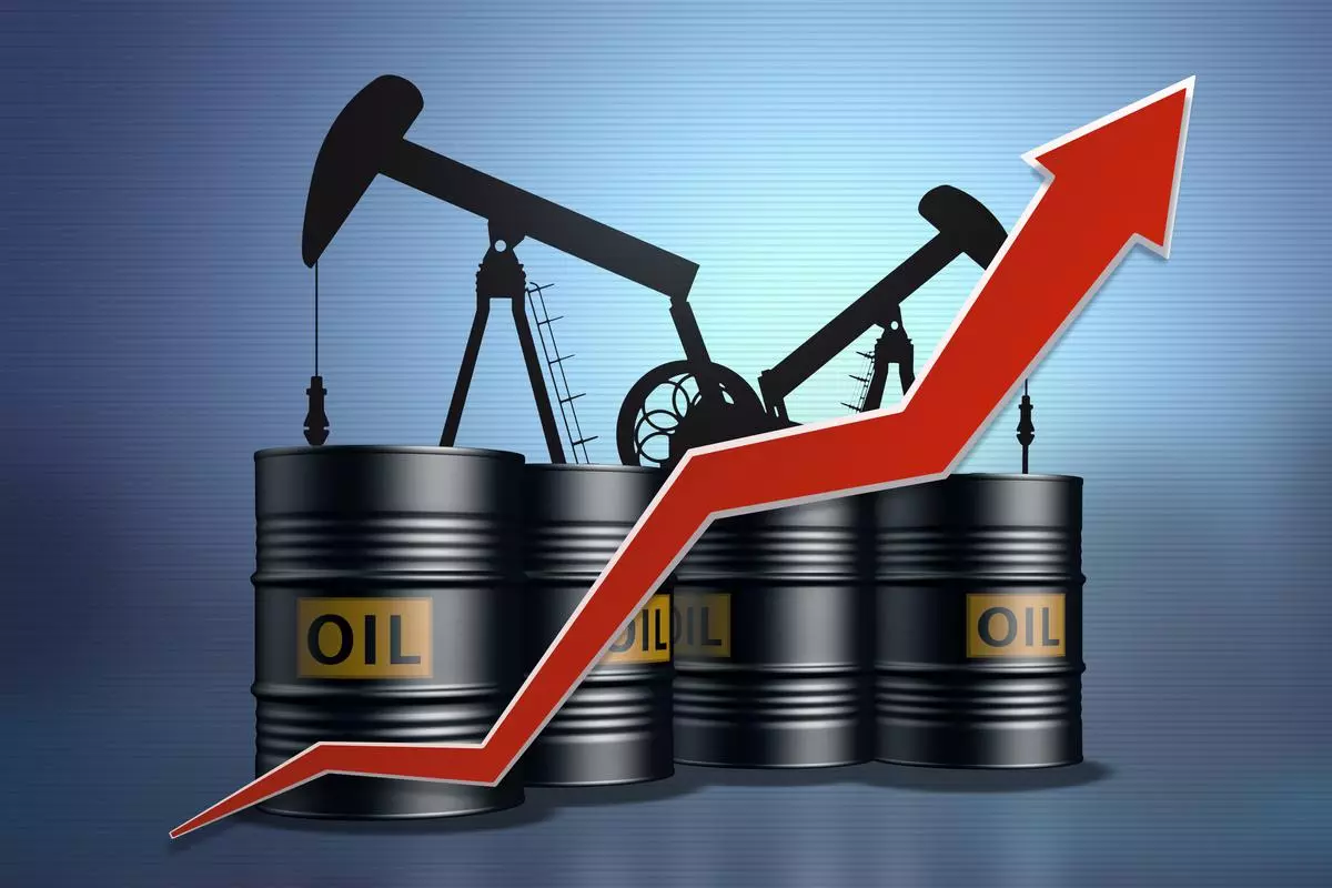 Нефть повысится. Рынок нефти. Нефтяные бочки. Нефть и нефтепродукты. Бочка нефти.