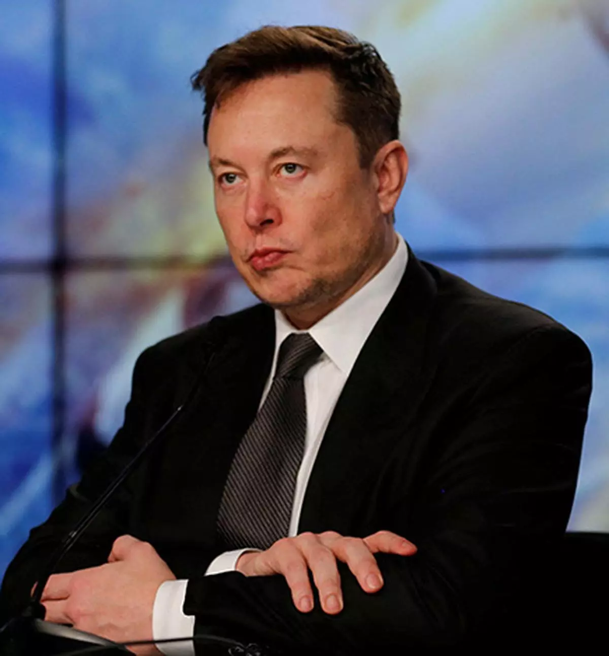 FILE PHOTO:  Elon Musk has tweeted that his satellite Internet firm Starlink would seek permission to operate in Iran