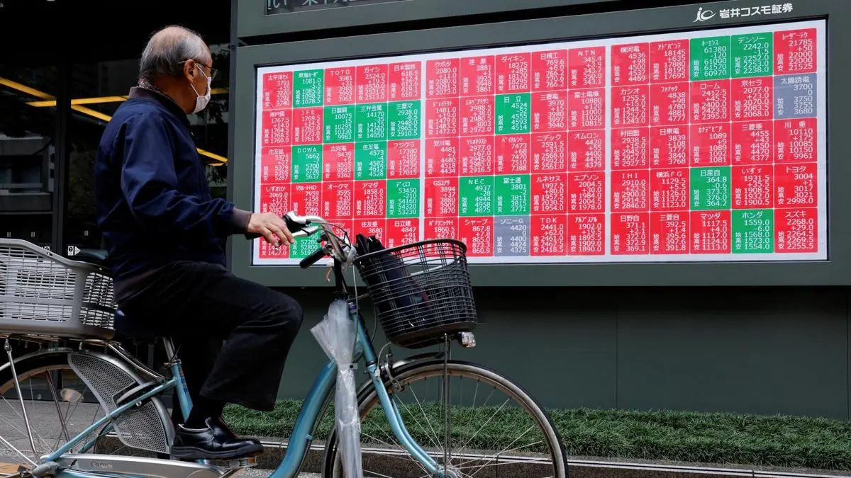 Asian stocks soar to record peak on trade deal optimism